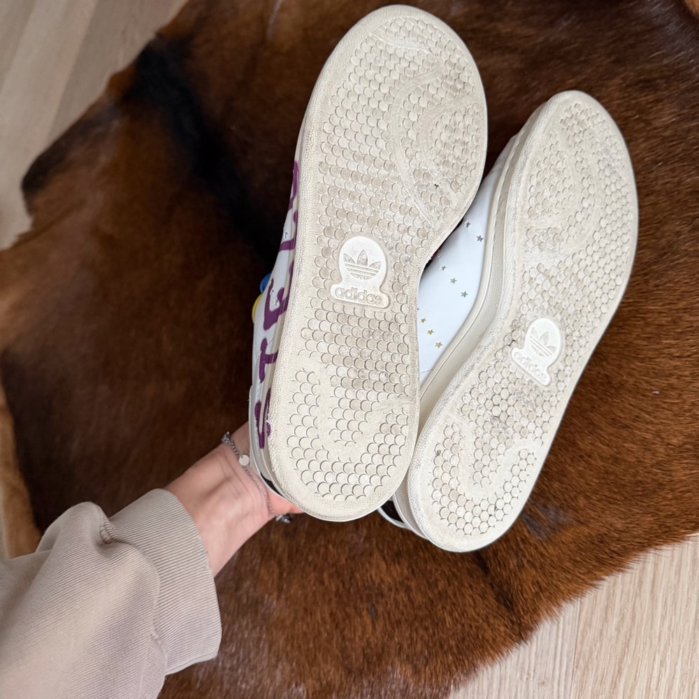 LIKE NEW Adidas x Stella McCartney Stan Smith Sneakers | Rainbow Laces | Women’s - Picture 4 of 8